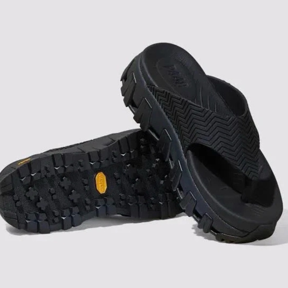 Brand new! P448 Black Platform Flip Flops, w dry bag included, women’s size 8.5!